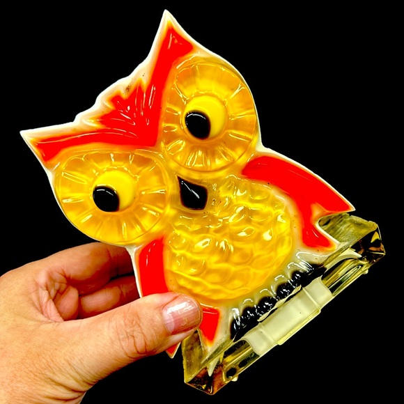 Retro 60’s “WONDERMOLD” lucite /resin owl shaped napkin/ letter holder - Picture 2 of 8